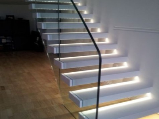 Cầu thang LED thông minh