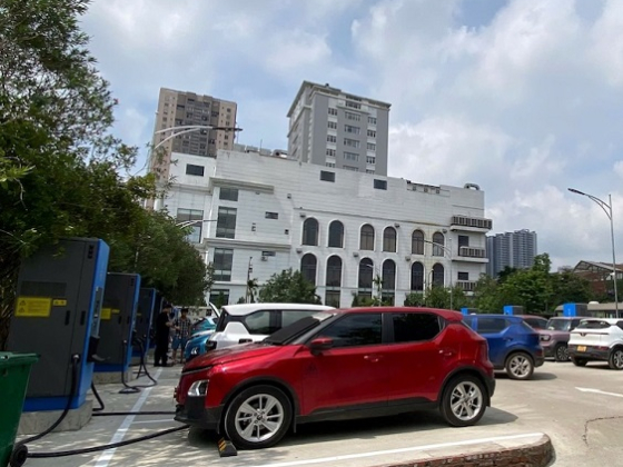 V-Green và Thế Giới Di Động hợp tác phát triển hơn 2000 trạm sạc và đổi pin cho xe điện VinFast